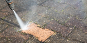 Benefits Of Hiring Pressure Washing Service To Clean Your Home's Exterior