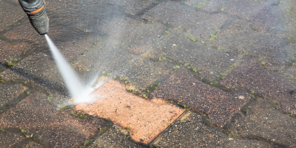 Benefits Of Hiring Pressure Washing Service To Clean Your Home's Exterior