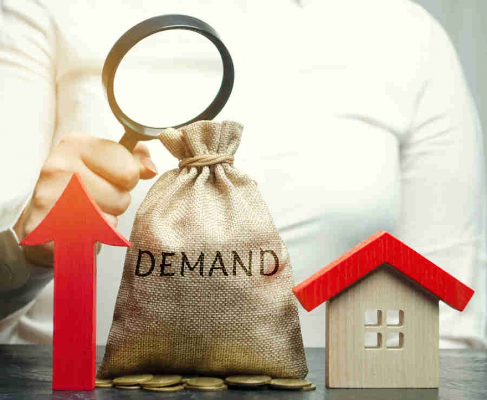More People Are Touring Homes, But That Hasn’t Yet Translated to More Sales