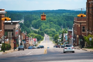 Embracing Tranquillity: The Psychological Benefits of Transitioning from City Bustle to Small-Town Serenity