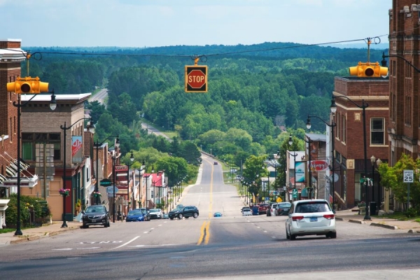 Embracing Tranquillity: The Psychological Benefits of Transitioning from City Bustle to Small-Town Serenity
