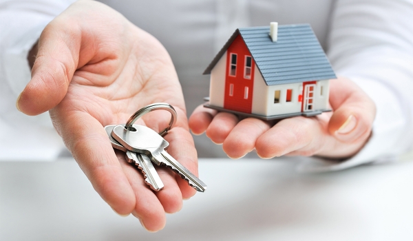 Is It Smart to Bring In An Estate Lawyer When Buying A Home?