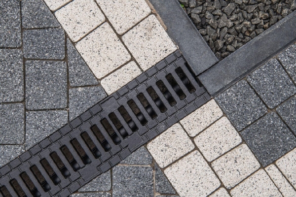Professional vs. DIY: The Benefits of Expert Help in Severe Drainage Problems