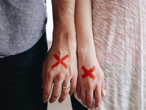 How Are Real Estate Properties Distributed During a Divorce?