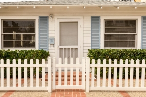 Upgrade Your Entry: Tips For Choosing And Installing Screen Doors