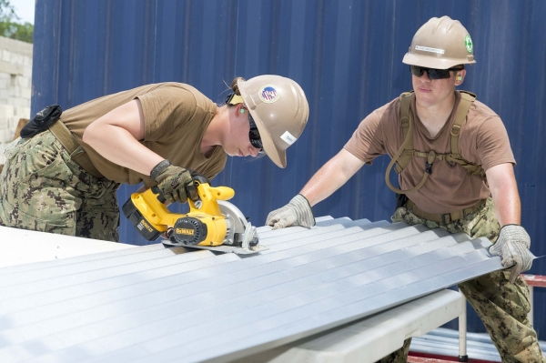 CHOOSING THE RIGHT ROOFING SPECIALIST