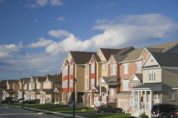 4 Benefits of Living in a Condo Compared to a House