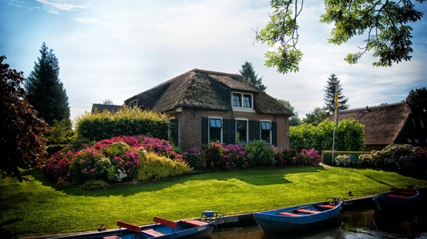 Home Buying Guide &amp; Tips for the Independent Elderly
