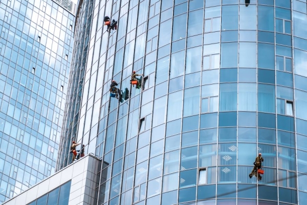 The Benefits of Proactive Window Maintenance in Commercial Buildings