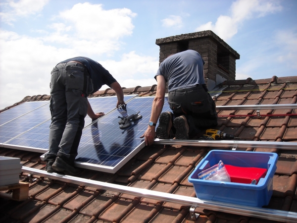 Daylight Savings? 3 Ways The Sun Can Save Your Household Money